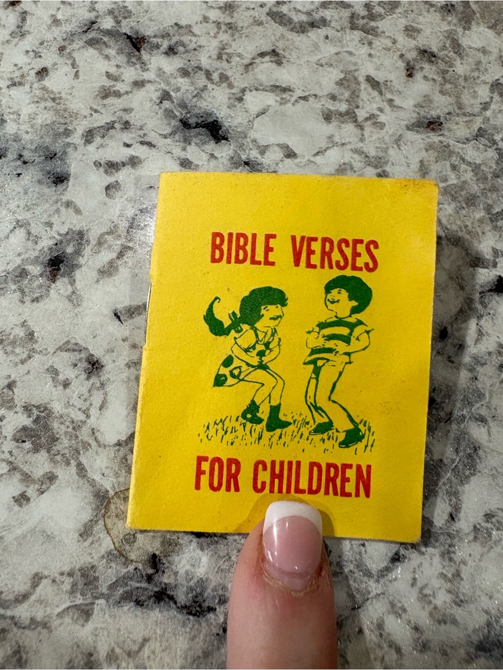 Bible Verses for Children - Yellow Illustrated Booklet